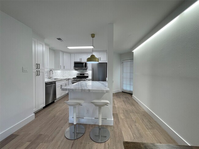 Photo - 614 Kipling St Unit H7