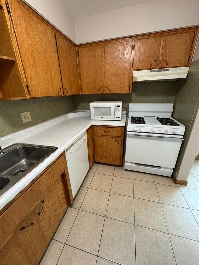 Photo - 1903-1909 W 33rd St Unit 1909 W 33rd St