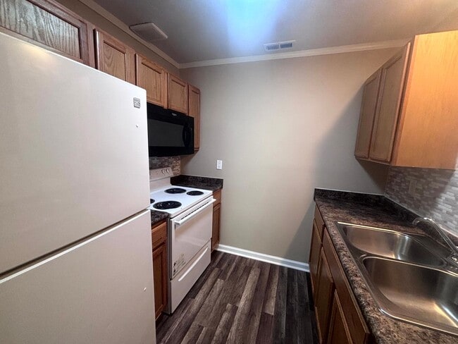 Photo - 5523 Livingston Dr
