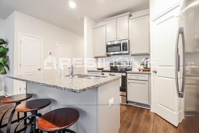 1360 Simmons Rdg Ln