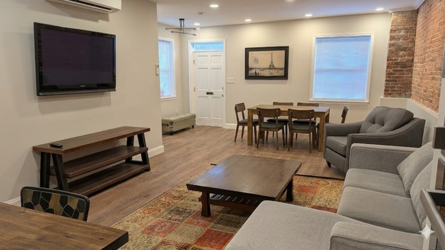 Photo - 628 Portland St