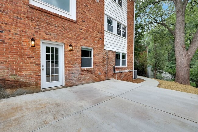 Photo - 644 S Illinois St