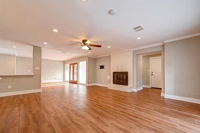 Photo - 10138 Hazelhurst Dr