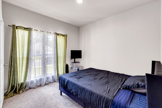 Photo - 5371 Leeds Ln