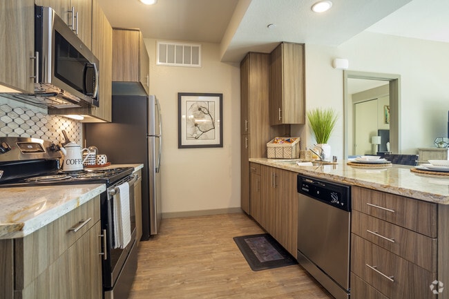 2 BR, 2 BA - 880 SF