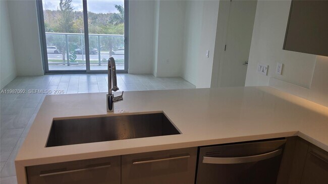 Photo - 2000 Metropica Wy Unit 201