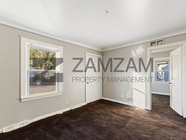 Photo - 7583 Hudson Ave