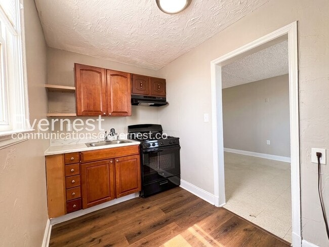 1049 E Patapsco Ave