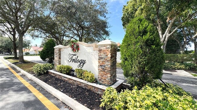 Photo - 1901 SW 129th Terrace