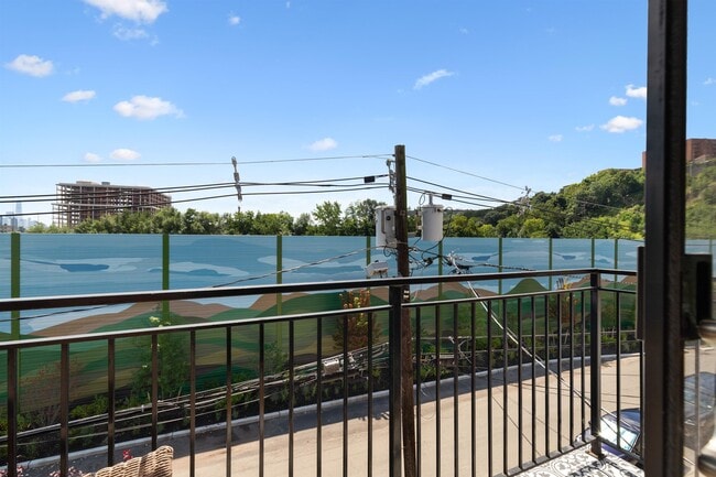 Photo - 48 W 18th St