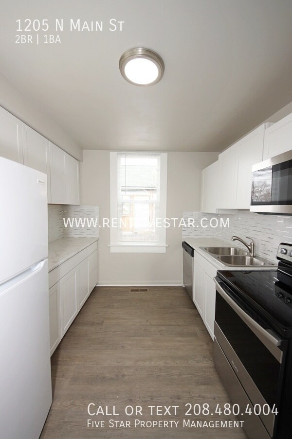 Photo - 2 Bedroom Home, Freshly Remodeled in 2023!...