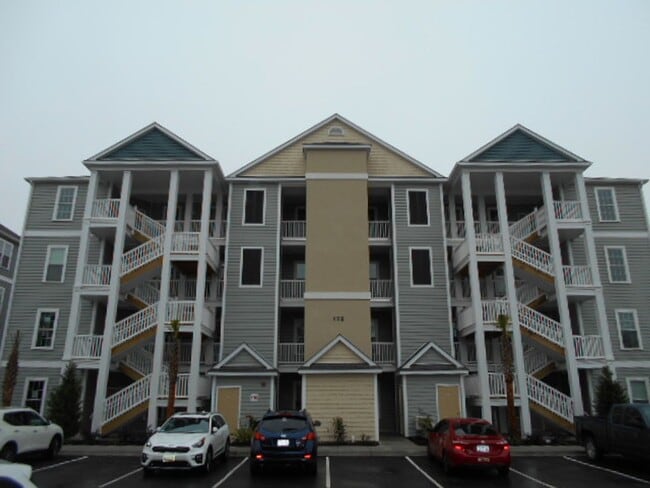 Building Photo - 3 bedroom, 2 bath condo at Queens Harbour Unit 401