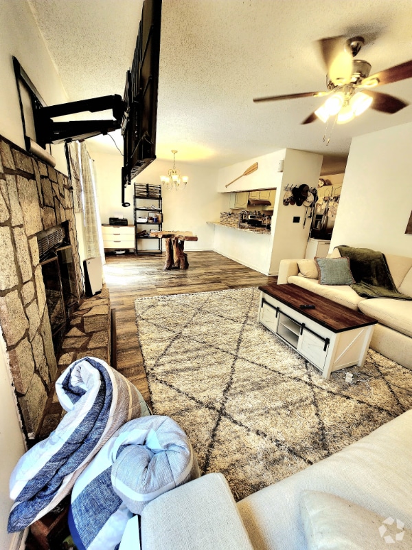 Building Photo - 701 Parkway Vista Dr Rental