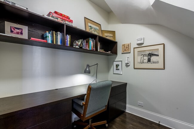 Photo - 2947 W Logan Blvd Unidad ID1255600P