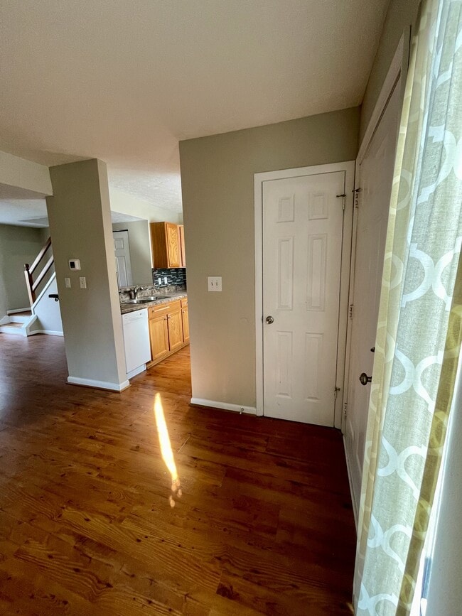 Photo - 1416 Tenbury Dr