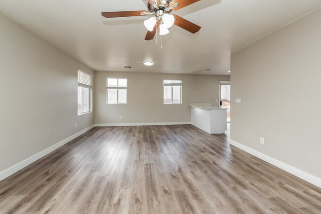 Photo - 523 Roberta Alecia Ave