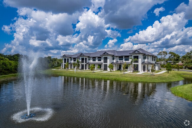 Waterfront On Hatchett Creek