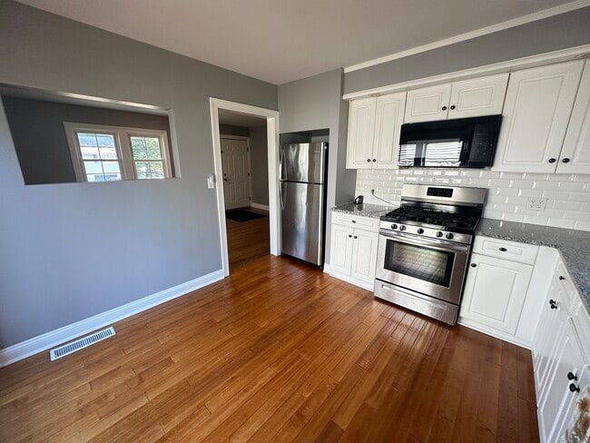 Photo - 18 Woodmont Rd