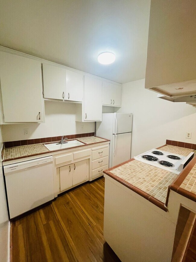 Photo - 904 Dornajo Way Unidad 001