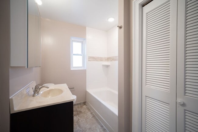 Photo - Leonia Manor: In-Unit Washer & Dryer, Heat, Hot & Cold Water Included, Cat & Dog Friendly, and Wa...