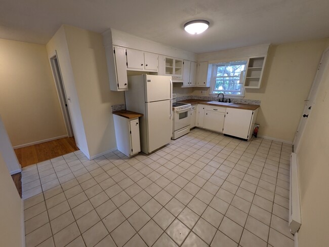 Photo - 24 College St Unit 5