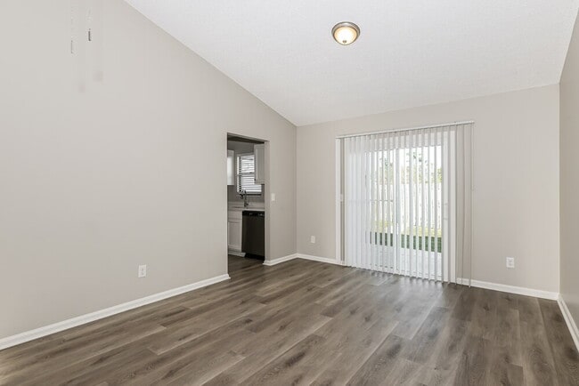 Photo - 2493 Bluffton Dr Casa