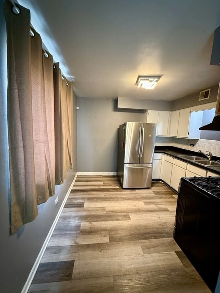 Photo - 10715 Keating Ave