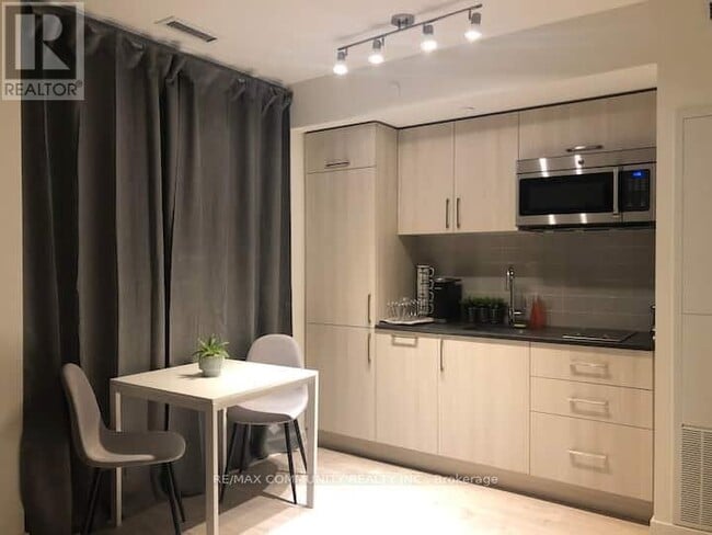 Photo - 27 Bathurst St Unit 1210W