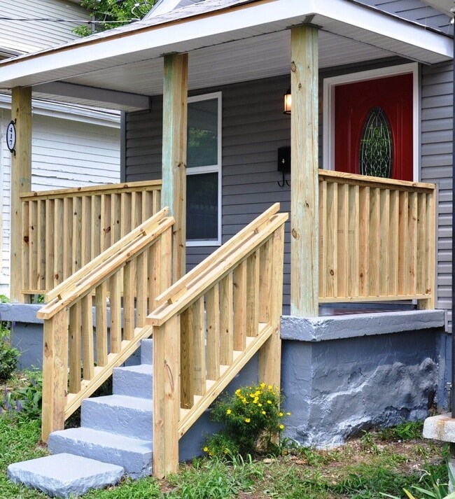Building Photo - Pre-Leasing Now for the Fall Semester 2026 Rental