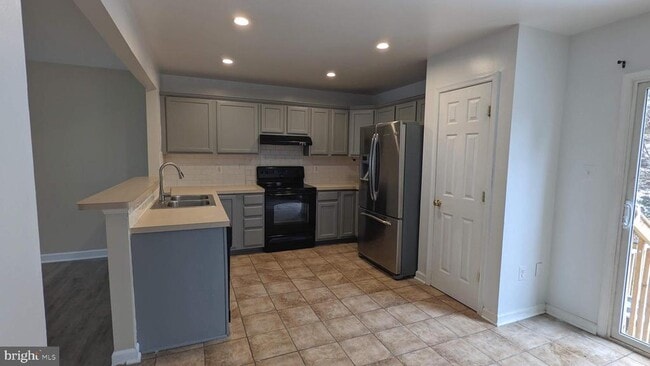 Photo - 829 Gallows Ct