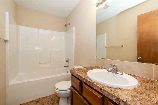 4BR, 3BA - 2,000SF