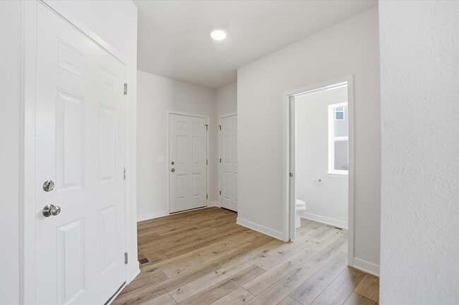 Photo - 330 Cattail Ct