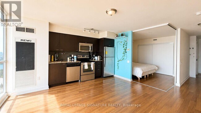 Photo - 78 Tecumseth St. Unit 901