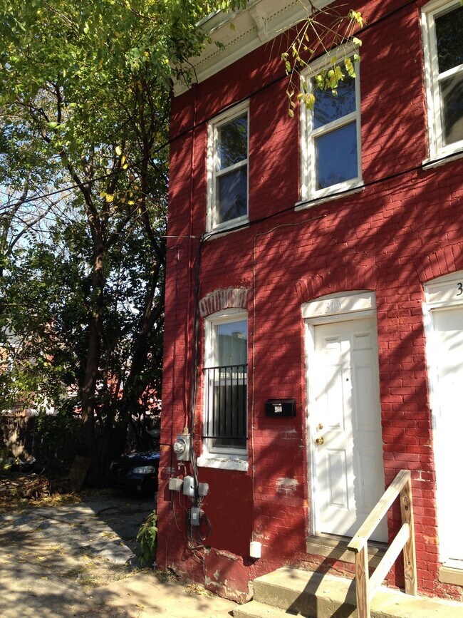 Available Now! Cozy 2 bedroom house with p... - Available Now! Cozy 2 bedroom house with p...