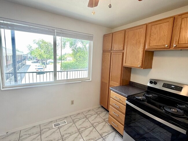 Photo - 771 Wall St Unit #18