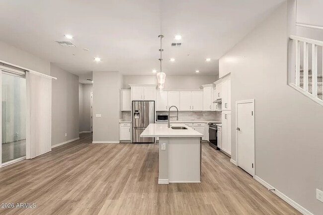 Photo - 1476 E Shannon St