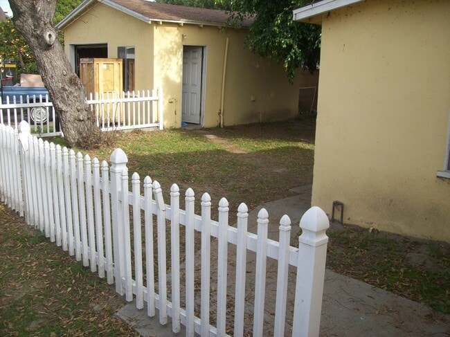 7025 Dinwiddie St Unit 7027