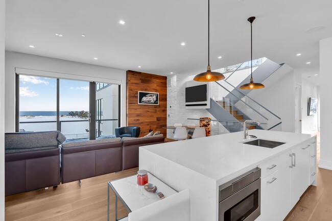 Photo - 200 Ocean Ave N