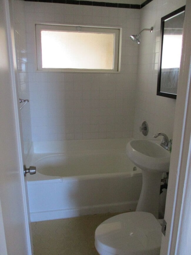 Photo - Kensington: 1 Bedroom 1 Bath Unit 01