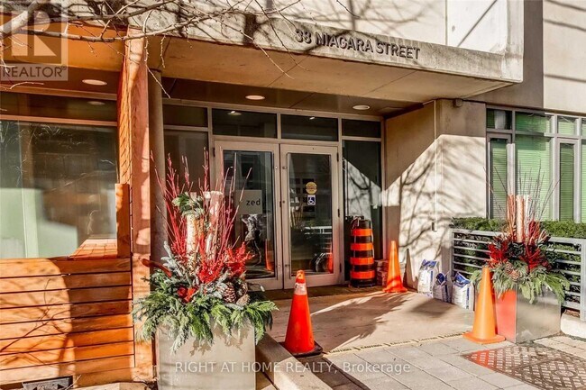 Photo - 38 Niagara St Unit 304
