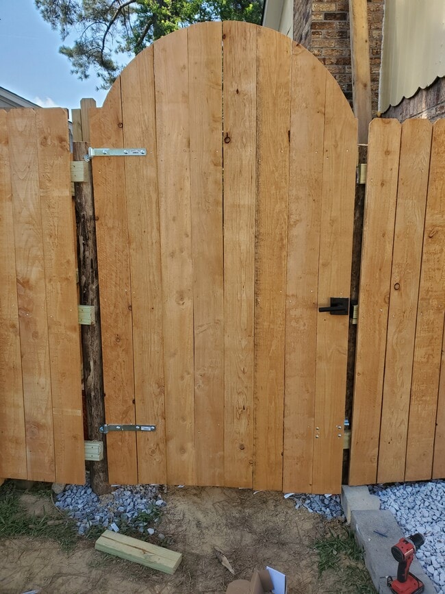 Photo - 2601 Jamestown Way