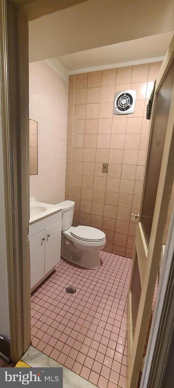 Photo - 4835 N Broad St