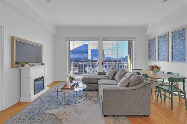 Building Photo - 3225 Turtle Creek Blvd Unit 1042