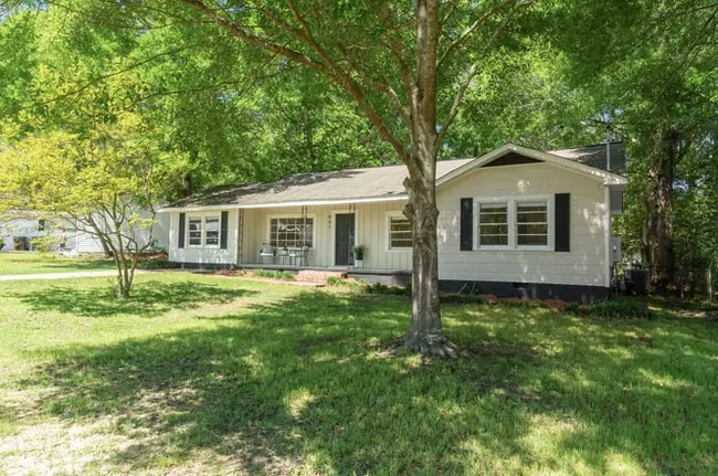 Photo - 807 Crestview Dr