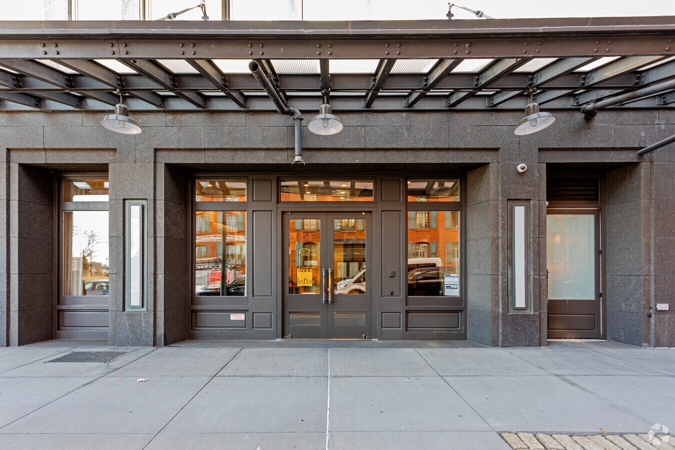 Entrada - Pearline Soap Factory Condominium