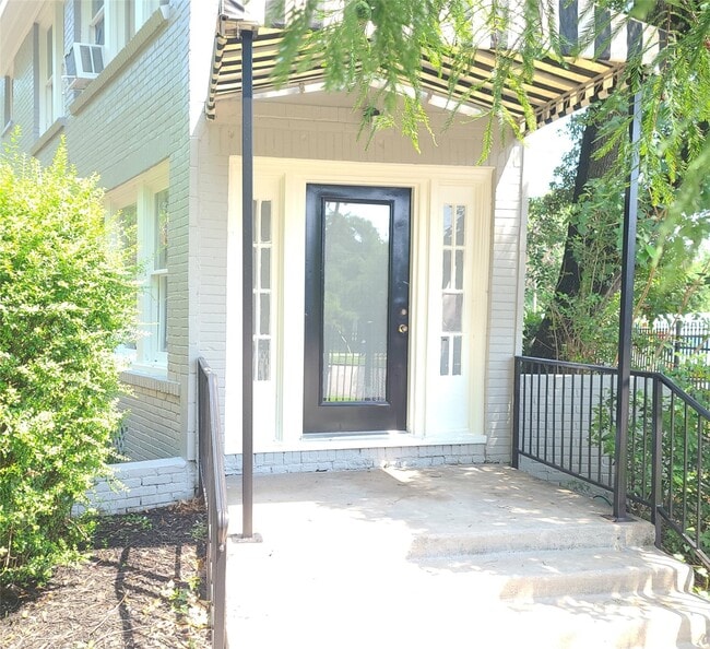 Building Photo - 4414 Woodside St Unit 1 Rental