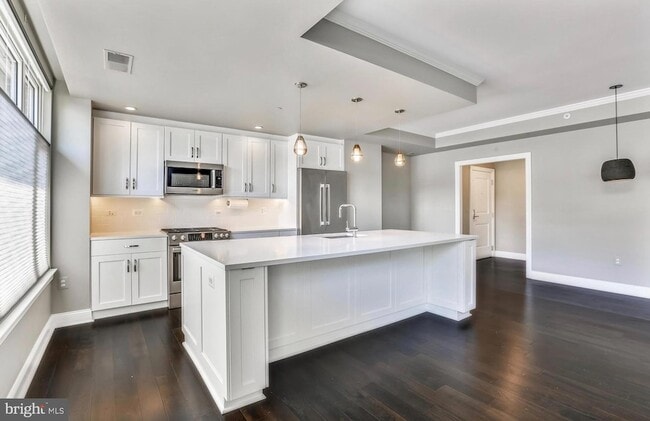 Photo - 4915 Hampden Ln Unidad 101