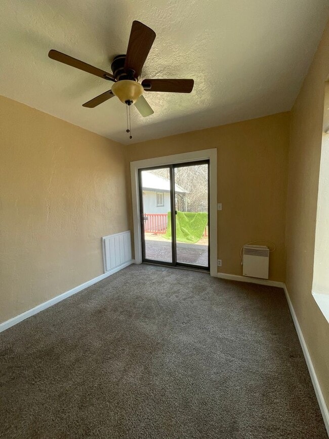 Photo - 615 Willow St