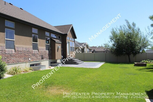 Photo - Beautiful 5 Bed, 3.5 Bath Syracuse Home