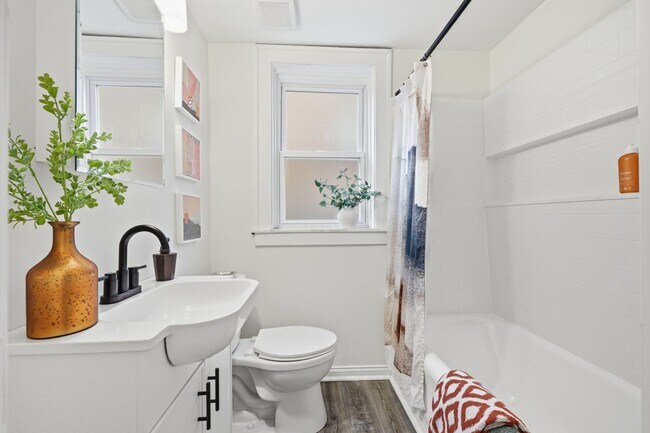 5006 Queens Ave Unit 2